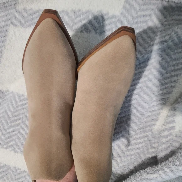 Vince Camuto Suede Bibestie Booties Zip Back 7 - Picture 8 of 9